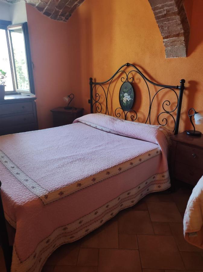Notti Magiche Bed and Breakfast Castelvecchio Calvisio Eksteriør billede