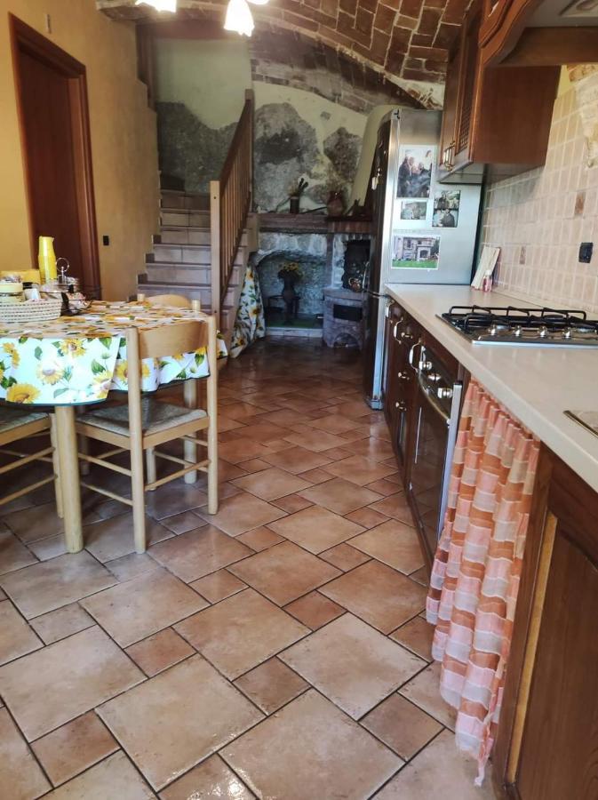 Notti Magiche Bed and Breakfast Castelvecchio Calvisio Eksteriør billede